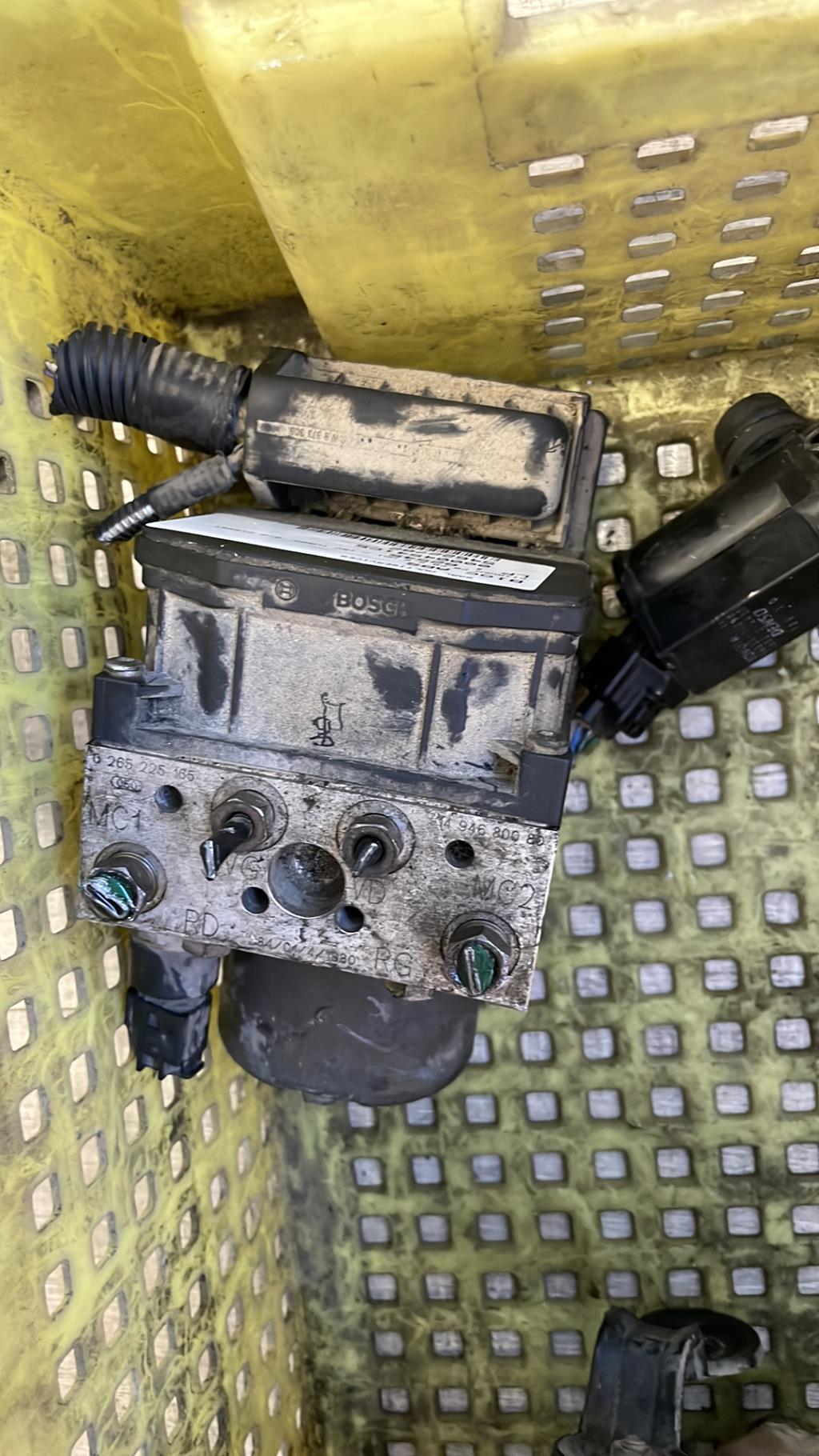 Bloc ABS (freins anti-blocage) CITROEN C8 Diesel - 1