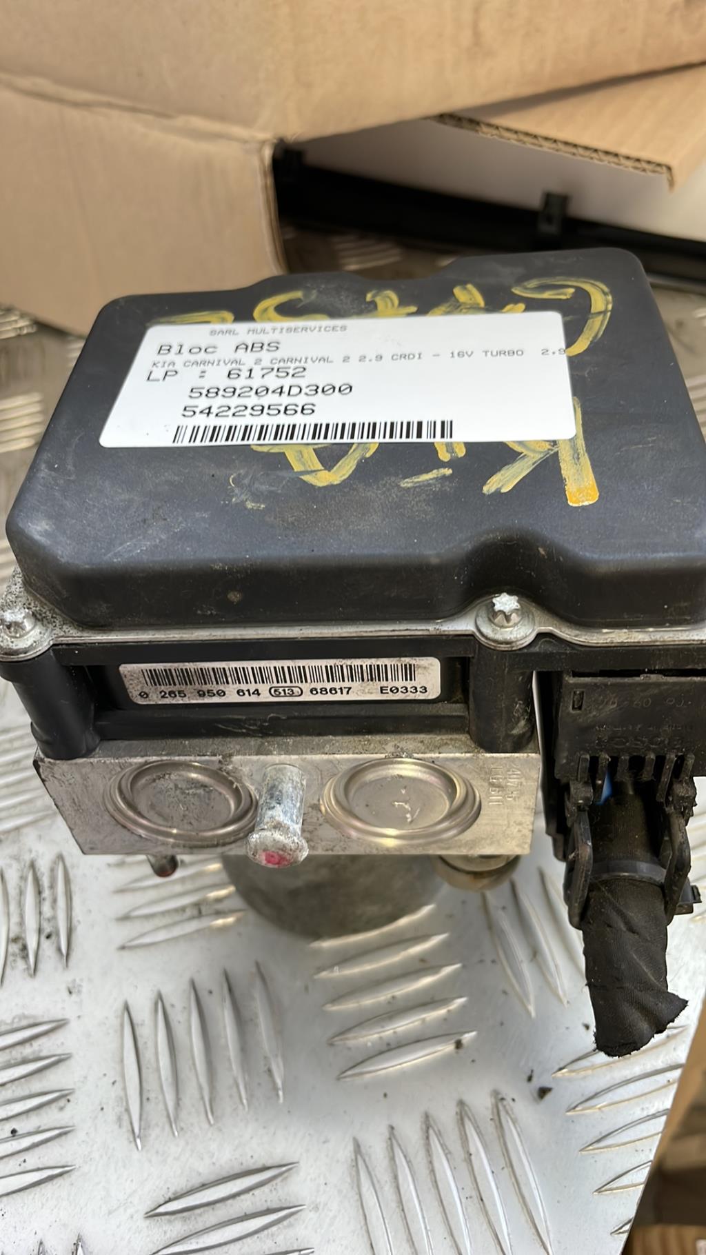 Blocco ABS (antibloccaggio freni) KIA CARNIVAL 2 Diésel - 1
