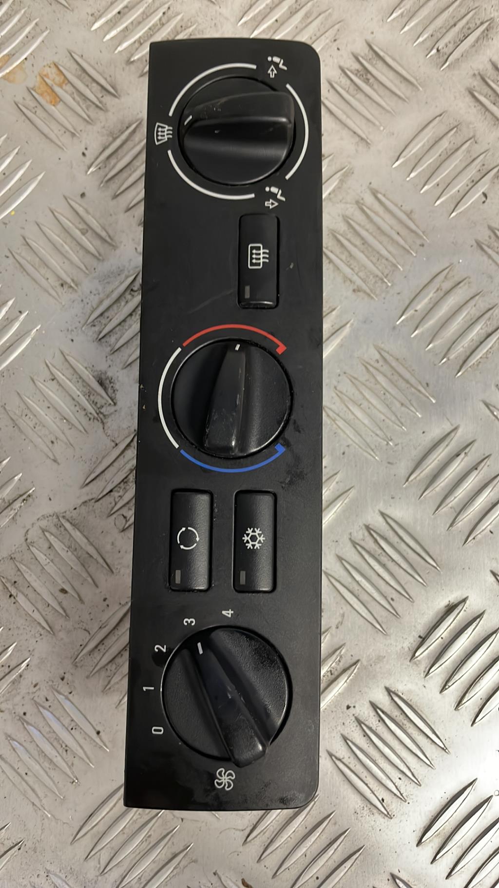 Commande chauffage BMW SERIE 3 E46 COMPACT PHASE 1 Essence - 1