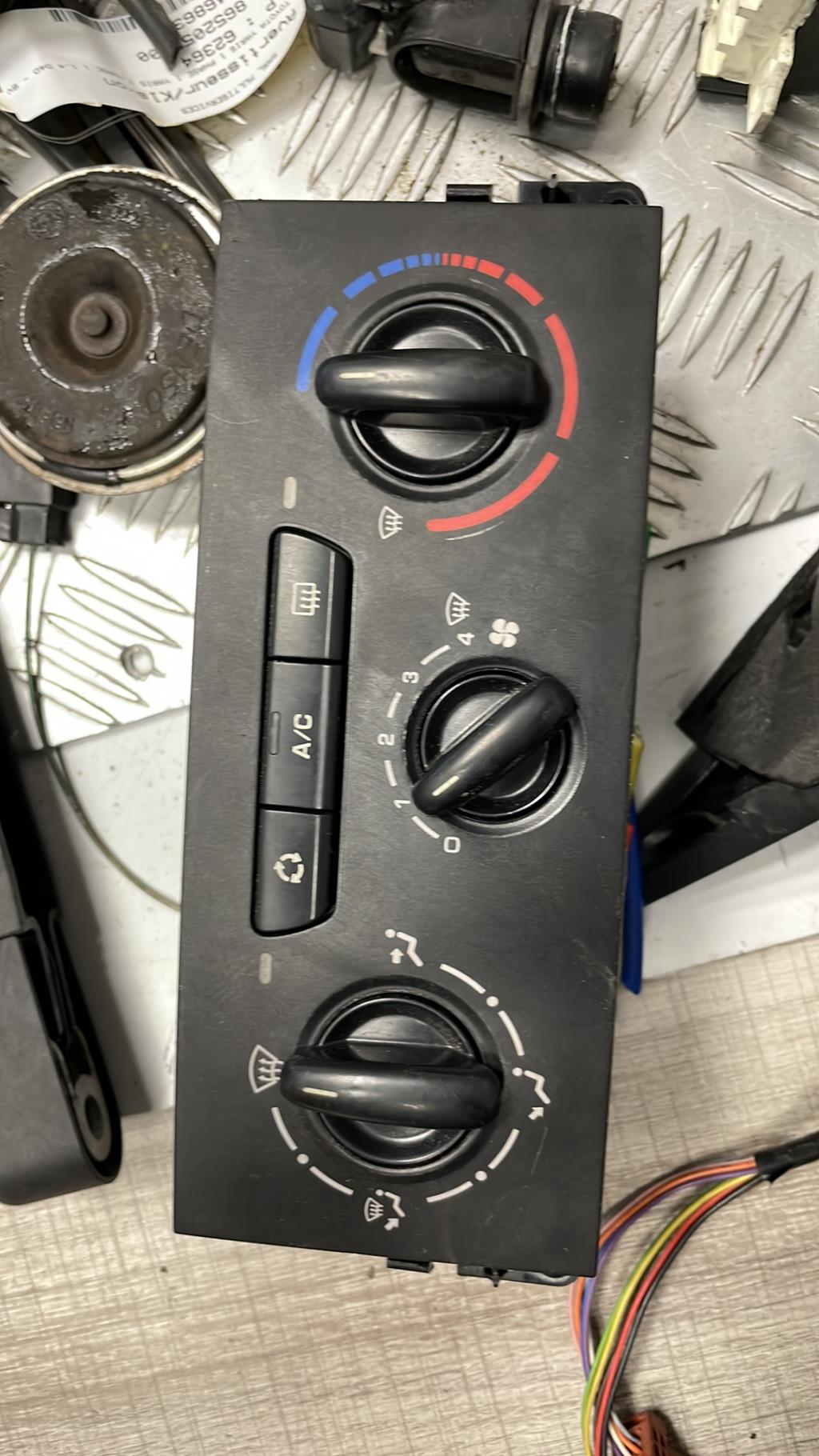 Commande chauffage PEUGEOT 207 PHASE 1 Diesel - 1