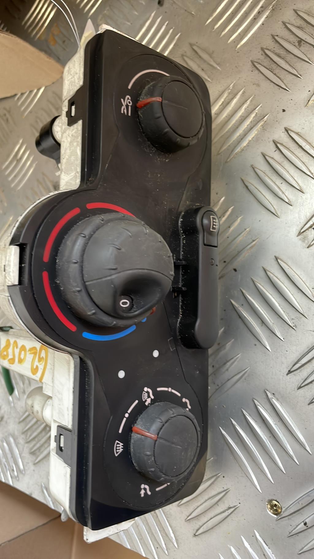 Commande chauffage RENAULT MODUS PHASE 1 Diesel - 1