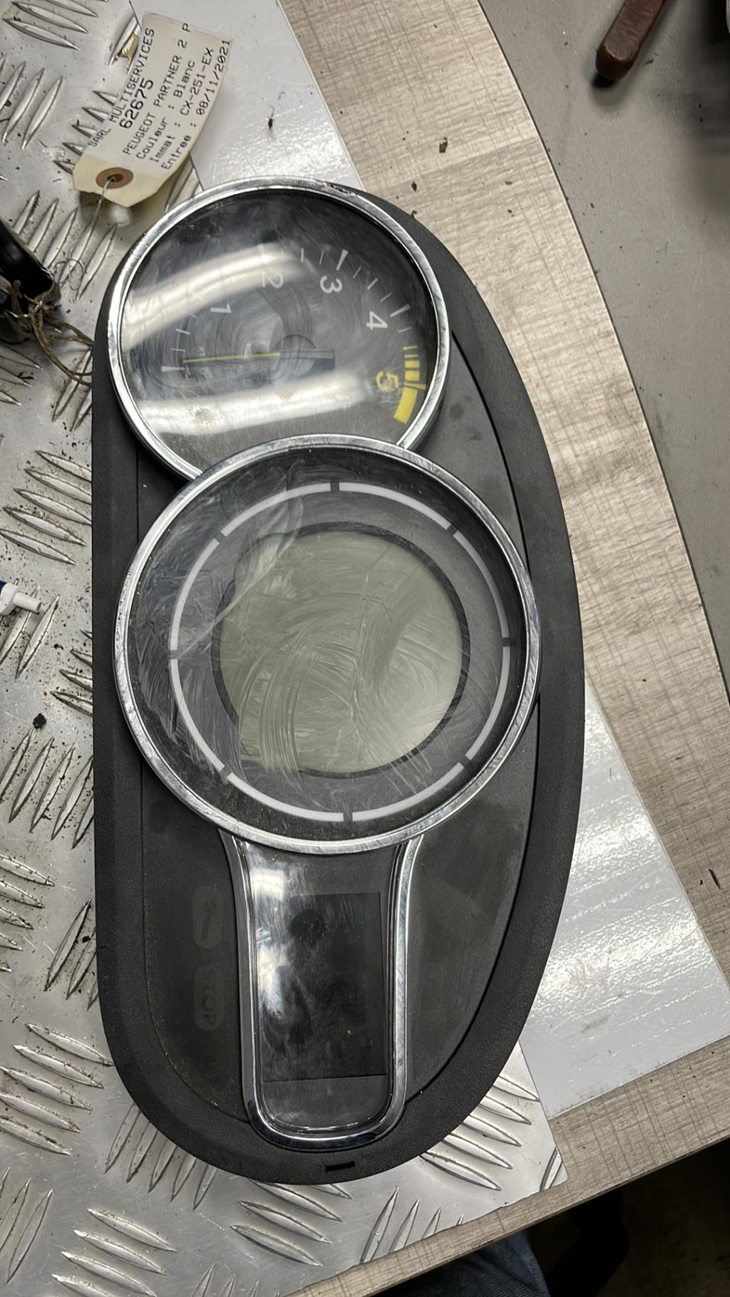 Compteur RENAULT MEGANE 3 PHASE 1 Diesel - 1