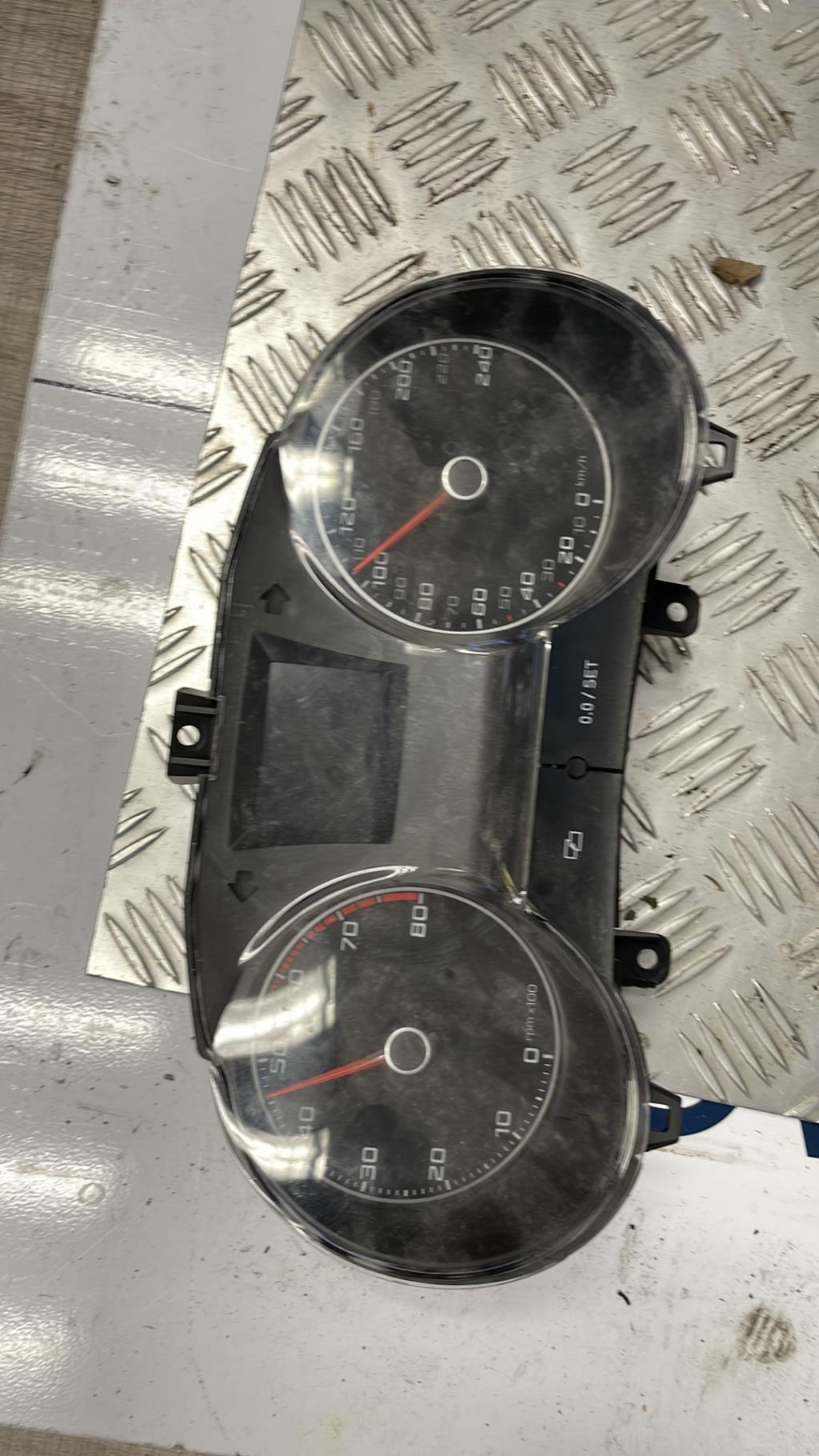 Compteur SEAT IBIZA 4 PHASE 1  - 1
