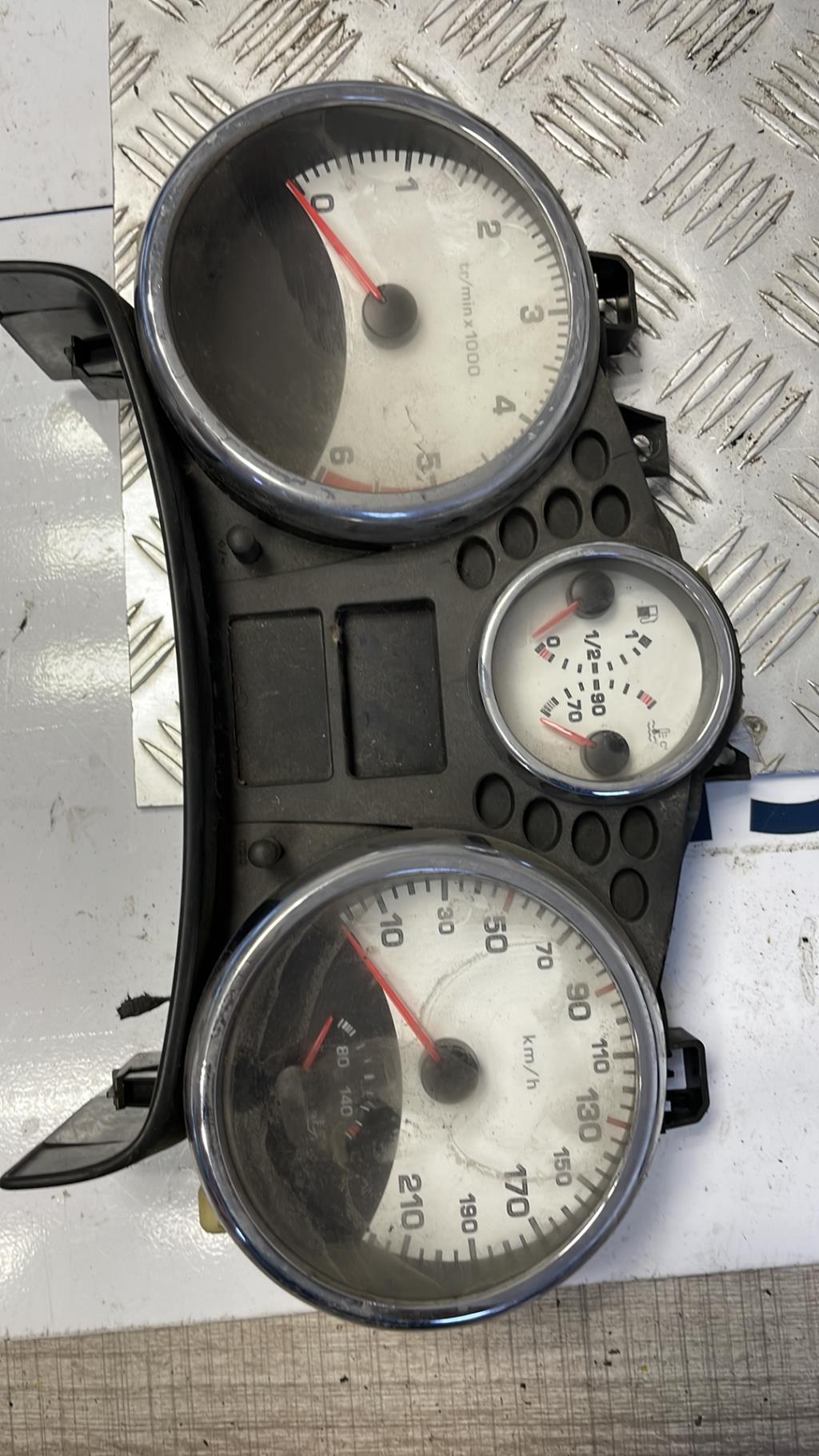 Compteur PEUGEOT 207 PHASE 1  - 1