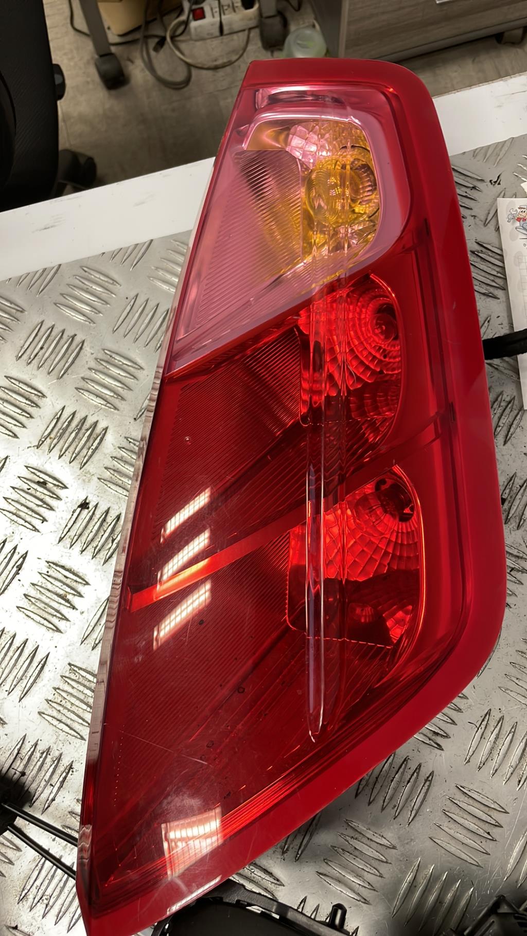 Fanale posteriore principale destro (luci) FIAT GRANDE PUNTO Diésel - 1