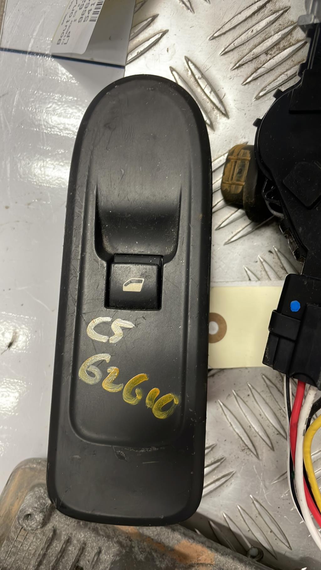 Interruttore lavacristalli anteriore destro CITROEN C5 2 Diésel - 1