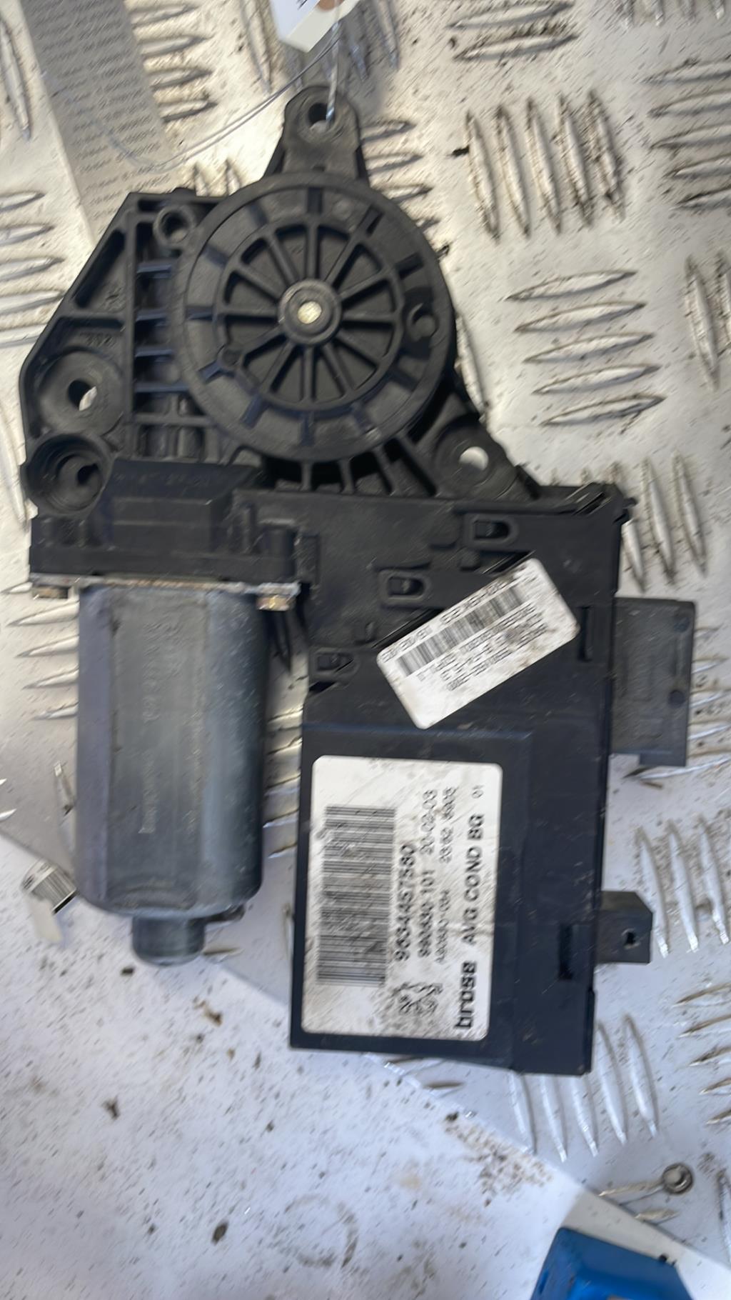 Motore alzacristalli anteriore sinistro PEUGEOT 307 PHASE 1 Diésel - 1
