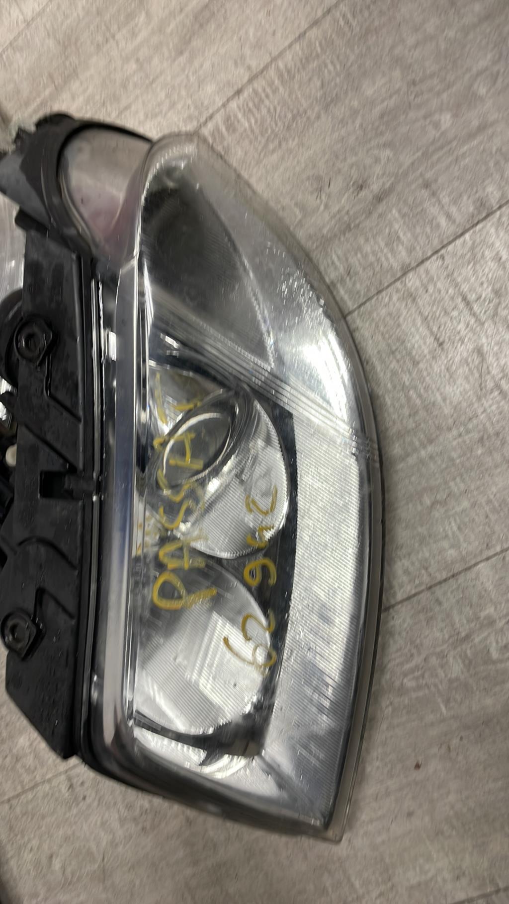 Gruppo ottico anteriore principale sinistro (luci)(faro) VOLKSWAGEN PASSAT 4 PHASE 2 Diésel - 1