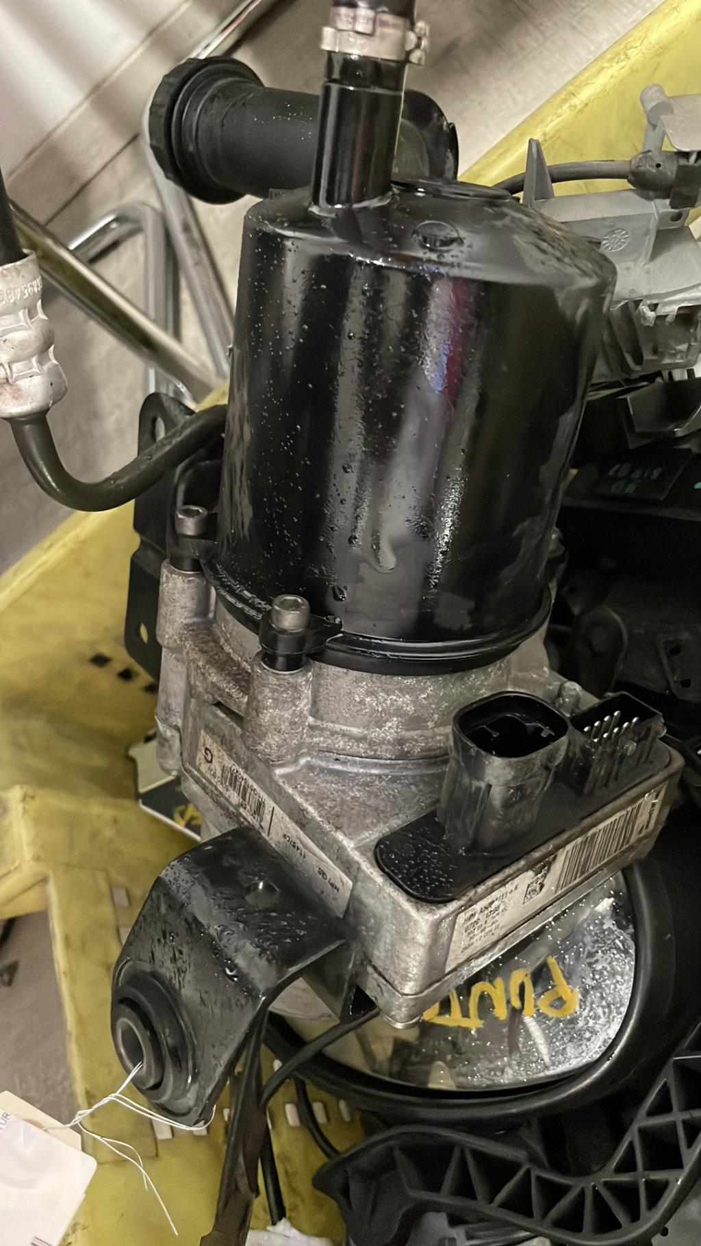 Pompe de direction CITROEN C4 1 PHASE 1 Diesel - 1