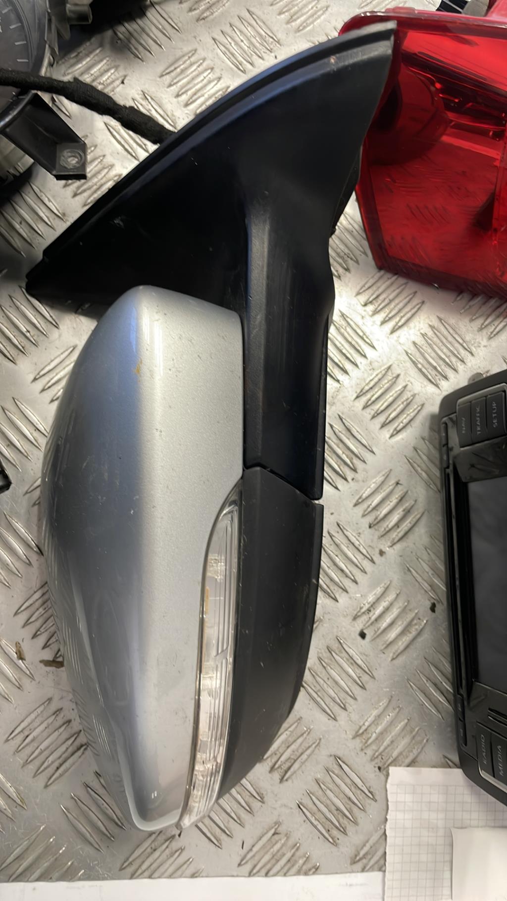 Retrovisor derecho VOLKSWAGEN JETTA 4 Diésel - 1