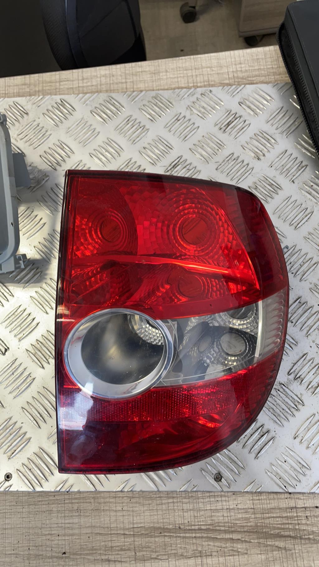 Fanale posteriore principale destro (luci) VOLKSWAGEN FOX Gasolina - 1