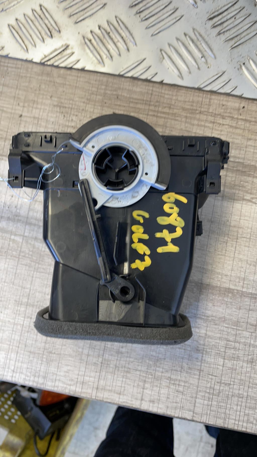 Bocchetta aerazione cruscotto anteriore destra VOLKSWAGEN GOLF 7 PHASE 1 BREAK Diésel - 1