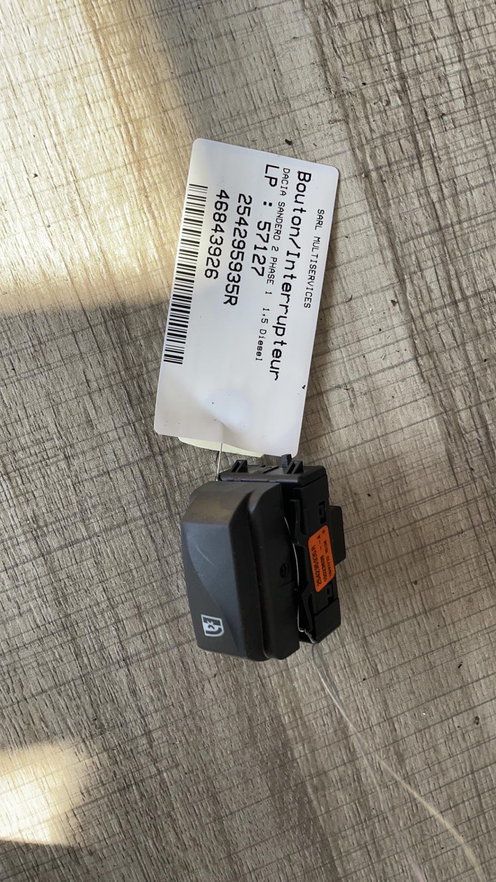 Bouton/Interrupteur DACIA SANDERO 2 PHASE 1 Diesel - 1