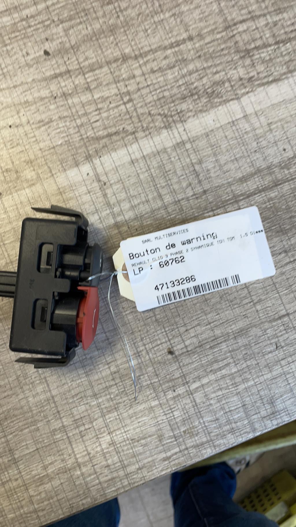 Bouton de warning RENAULT CLIO 3 PHASE 2 Diesel - 1