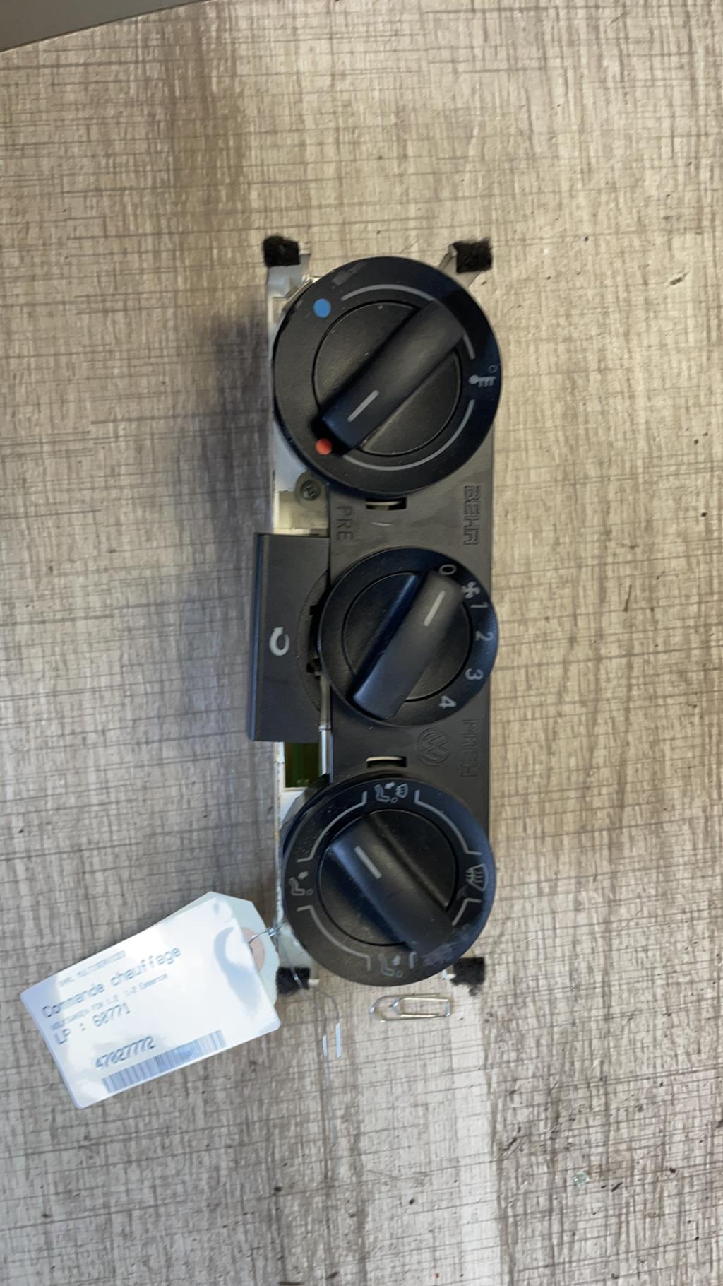Commande chauffage VOLKSWAGEN FOX Essence - 1