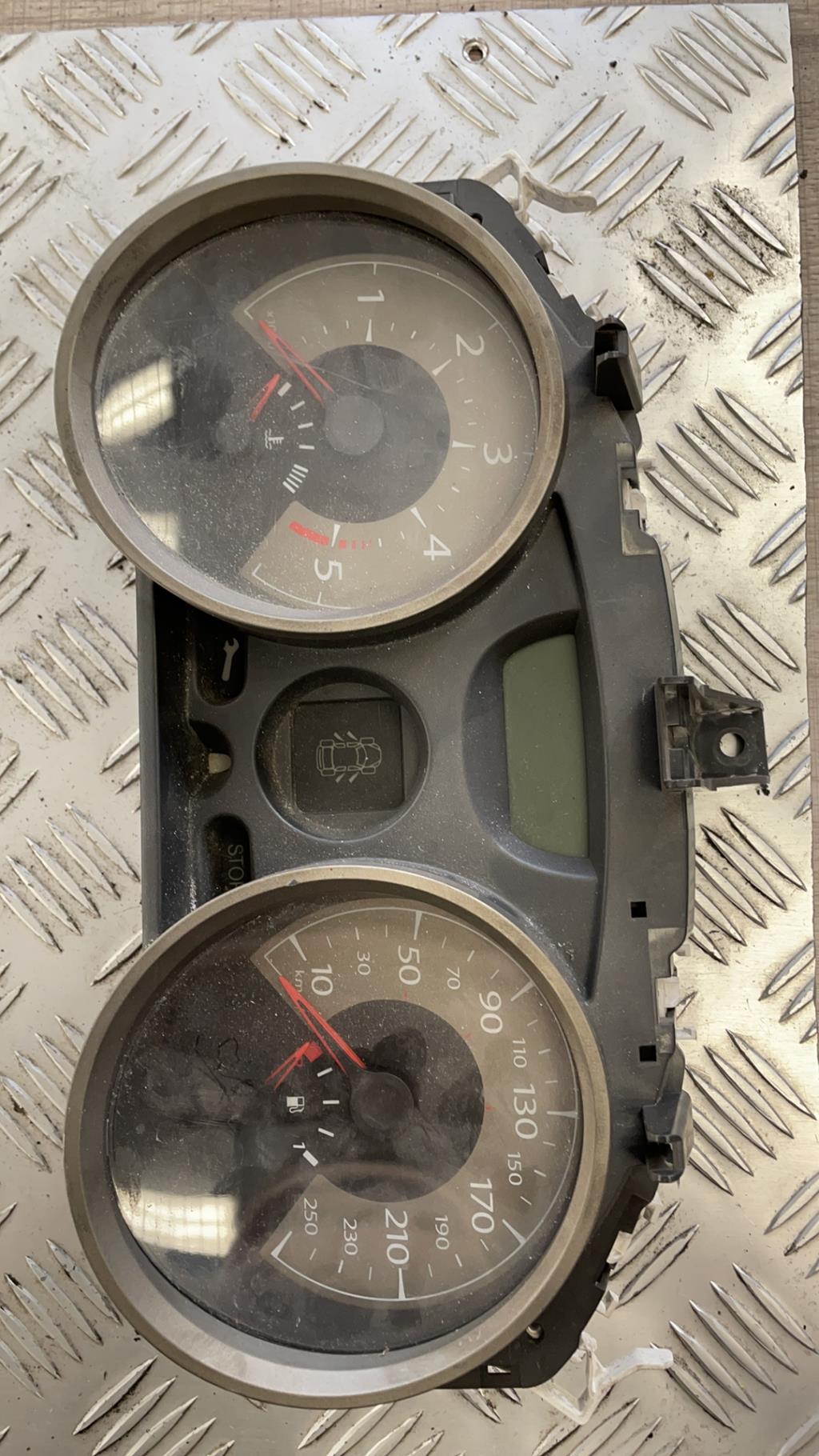 Compteur RENAULT MEGANE 2 PHASE 1 Diesel - 1