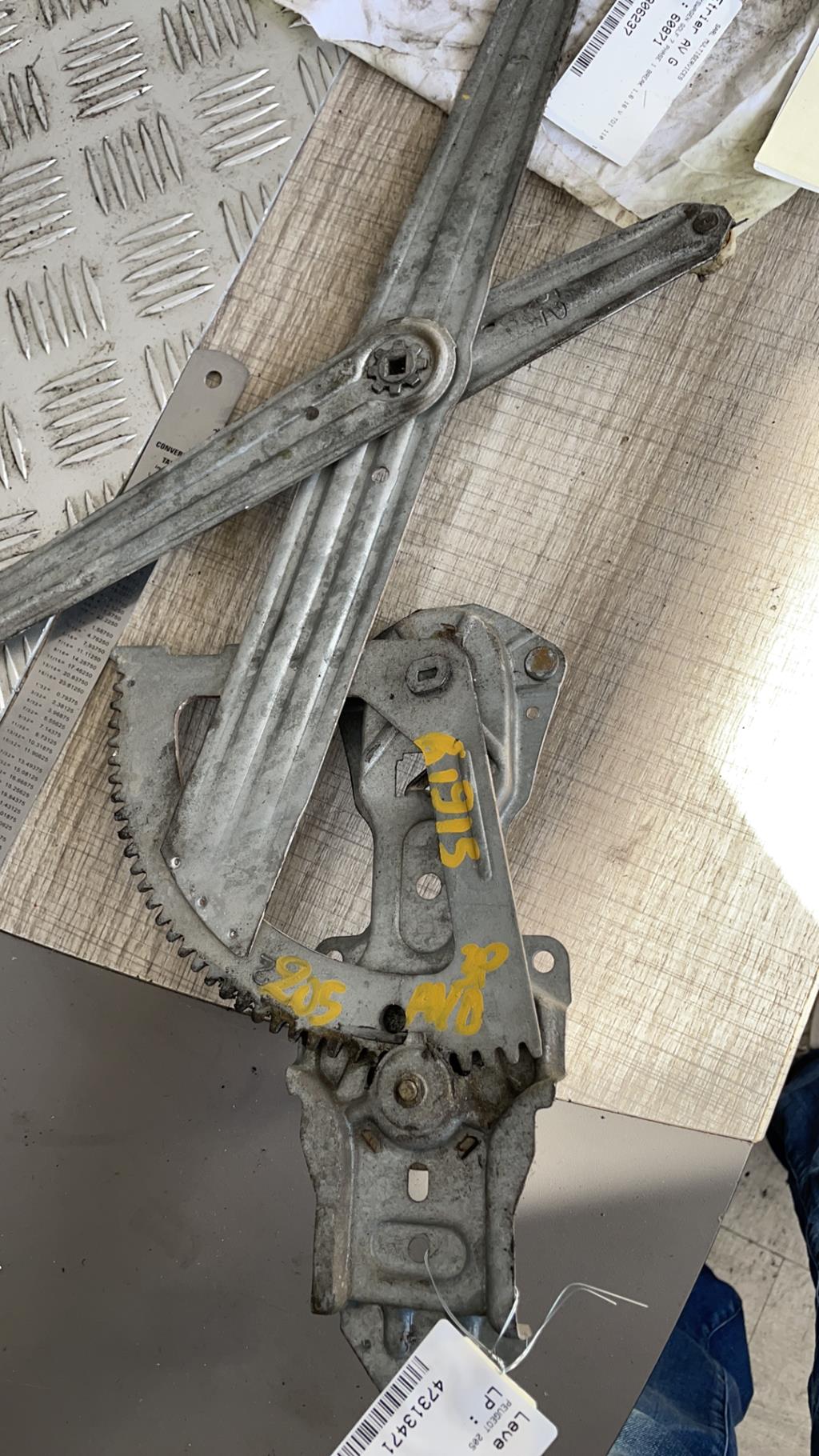 Alzacristalli manuale anteriore destro PEUGEOT 205 PHASE 1 Gasolina - 1
