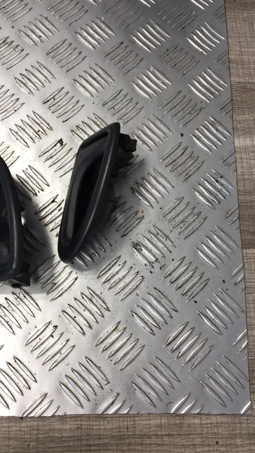 Poignee interieur avant gauche RENAULT TRAFIC 2 PHASE 2 Diesel - 1