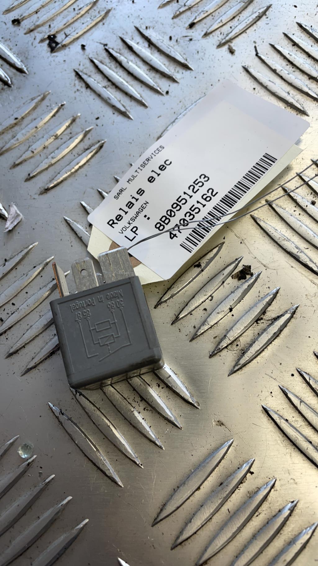 Relais electrique VOLKSWAGEN GOLF 3  - 1