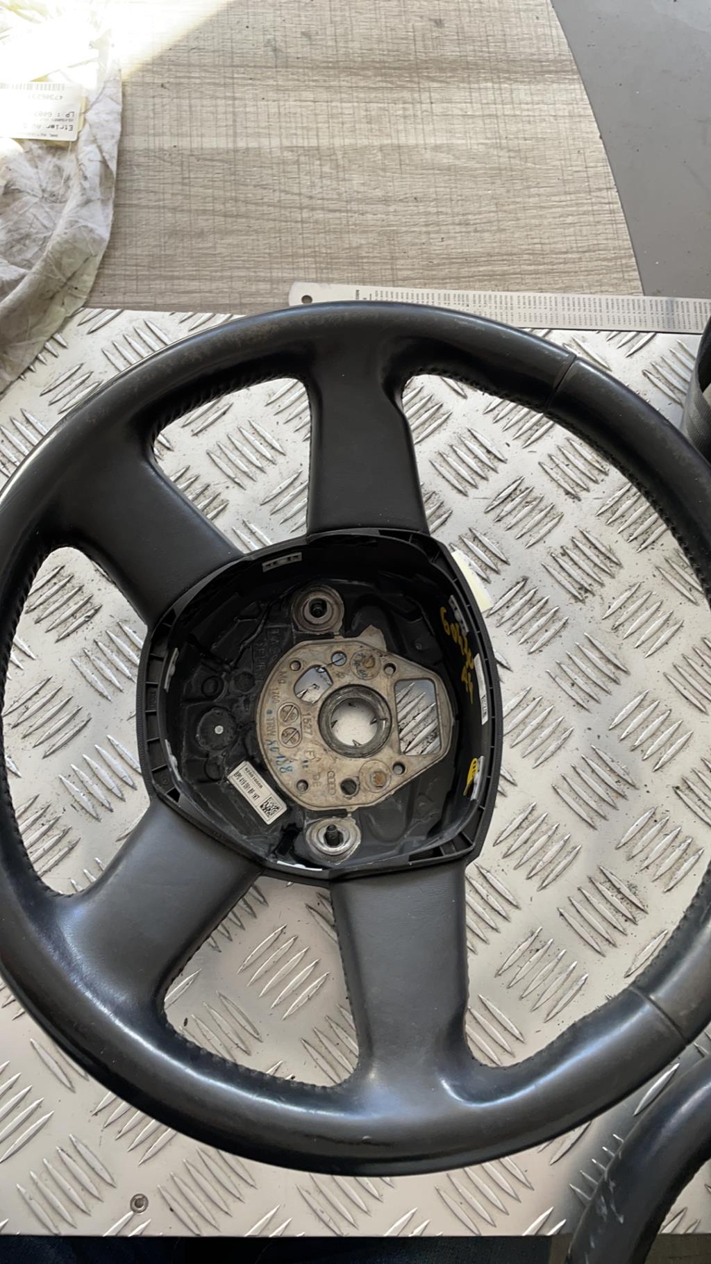 Volant AUDI A4 2 AVANT PHASE 2 BREAK Diesel - 1