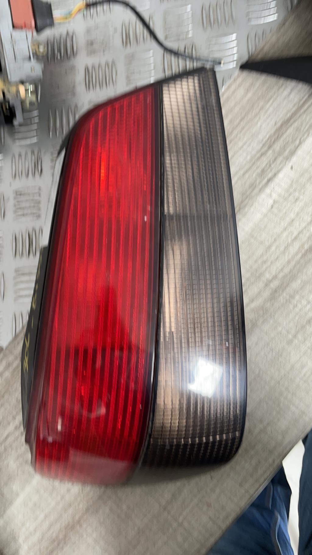 Fanale posteriore principale sinistro (luci) PEUGEOT 306 PHASE 2 Diésel - 1