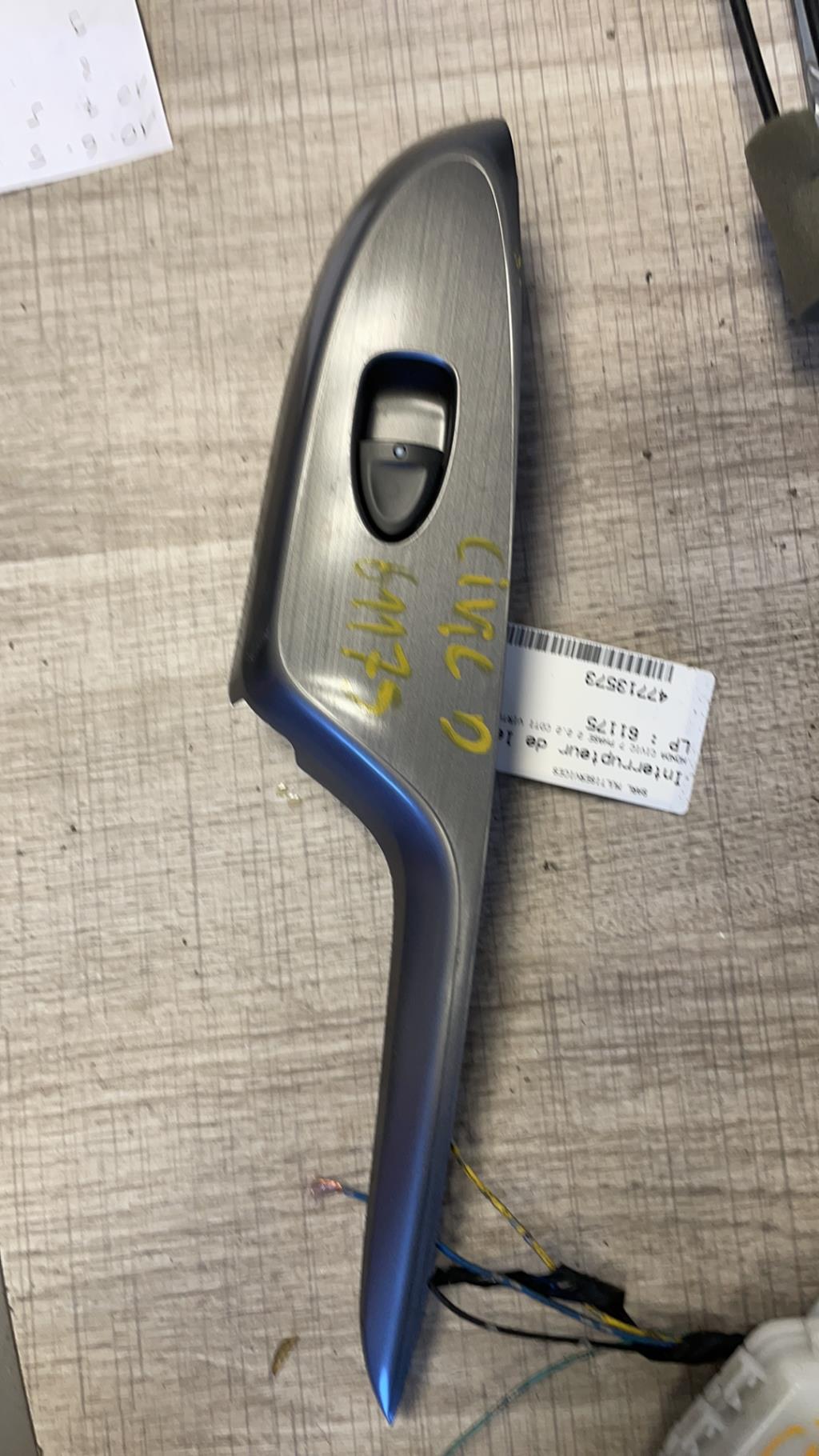 Interruttore lavacristalli posteriore destro HONDA CIVIC 8 PHASE 2 Diésel - 1