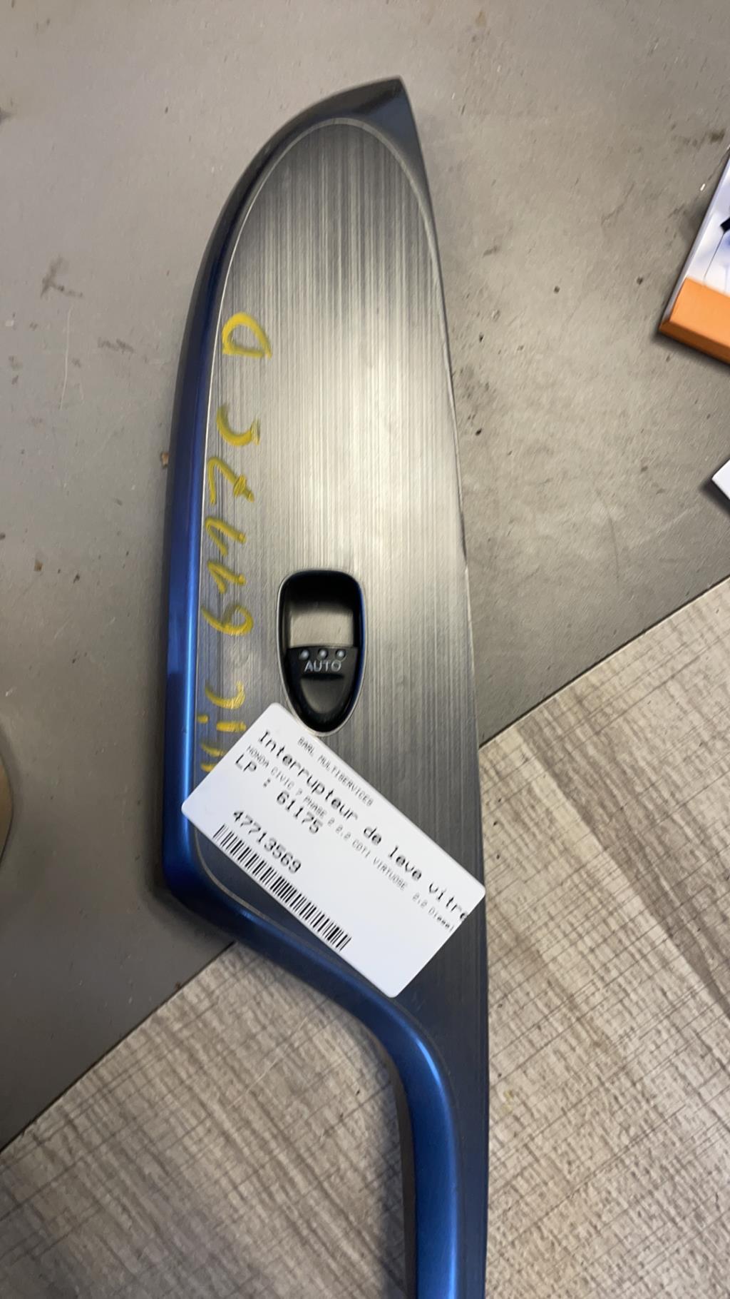 Interruttore lavacristalli anteriore destro HONDA CIVIC 8 PHASE 2 Diésel - 1