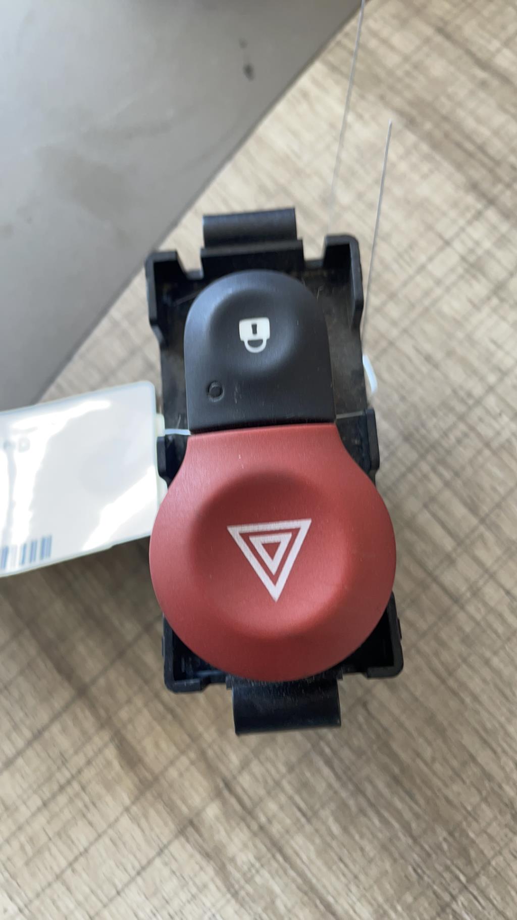 Bouton de warning DACIA SANDERO 1  - 1