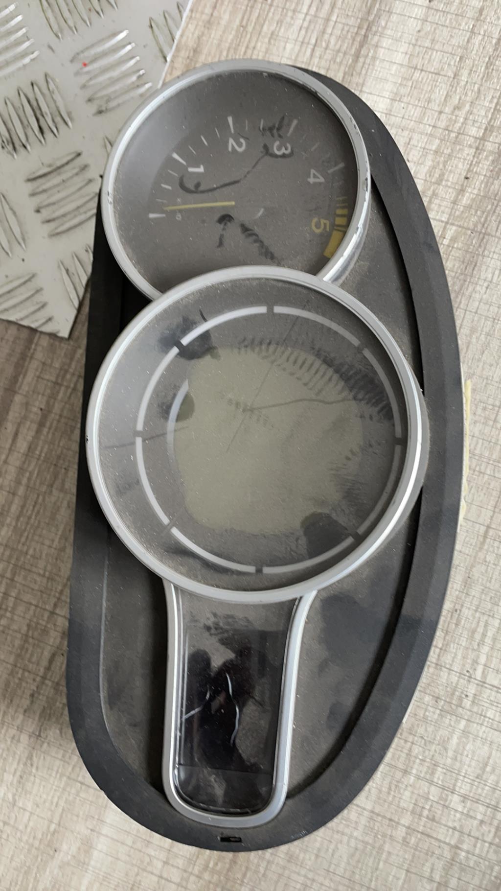 Compteur RENAULT MEGANE 3 PHASE 1 Diesel - 1