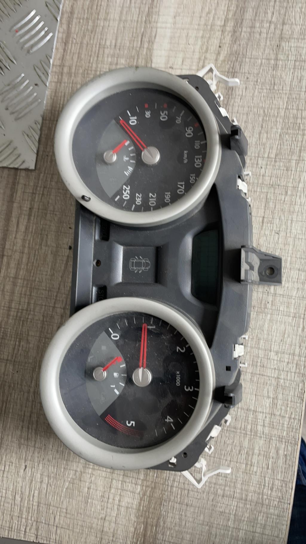 Compteur RENAULT MEGANE 2 PHASE 1 Diesel - 1