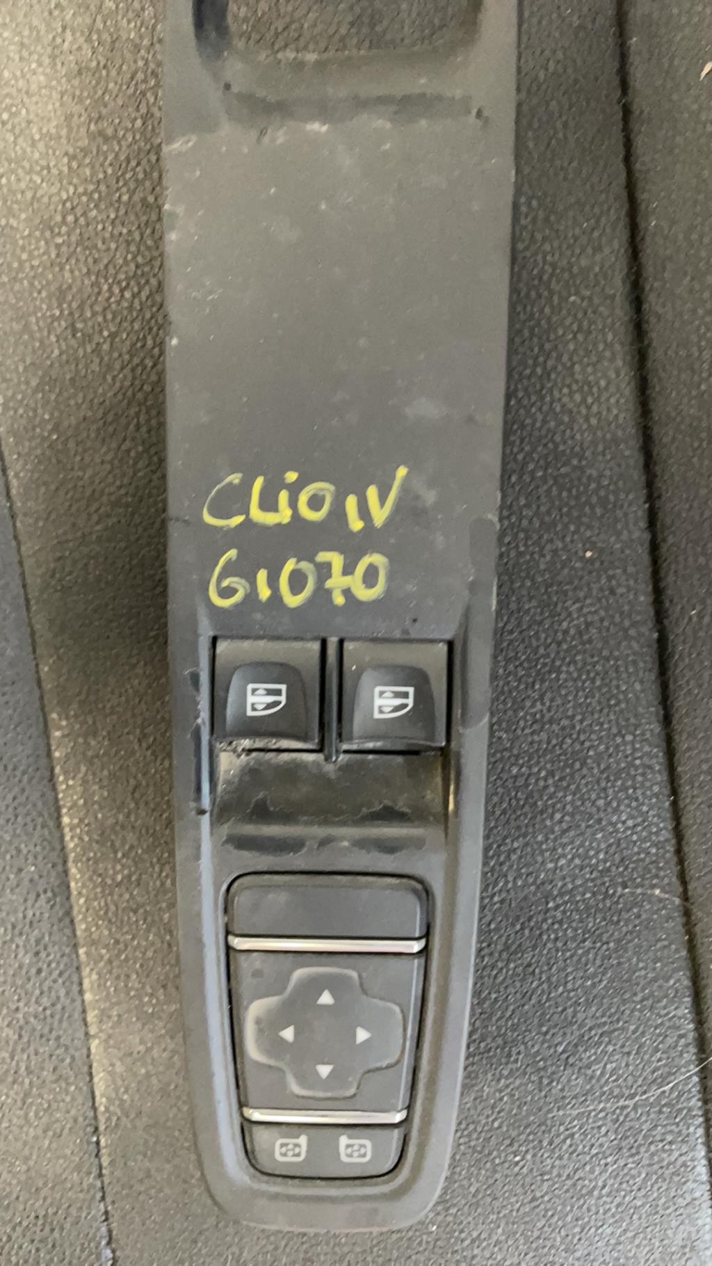 Interruttore lavacristalli anteriore sinistro RENAULT CLIO 4 PHASE 2 Diésel - 1