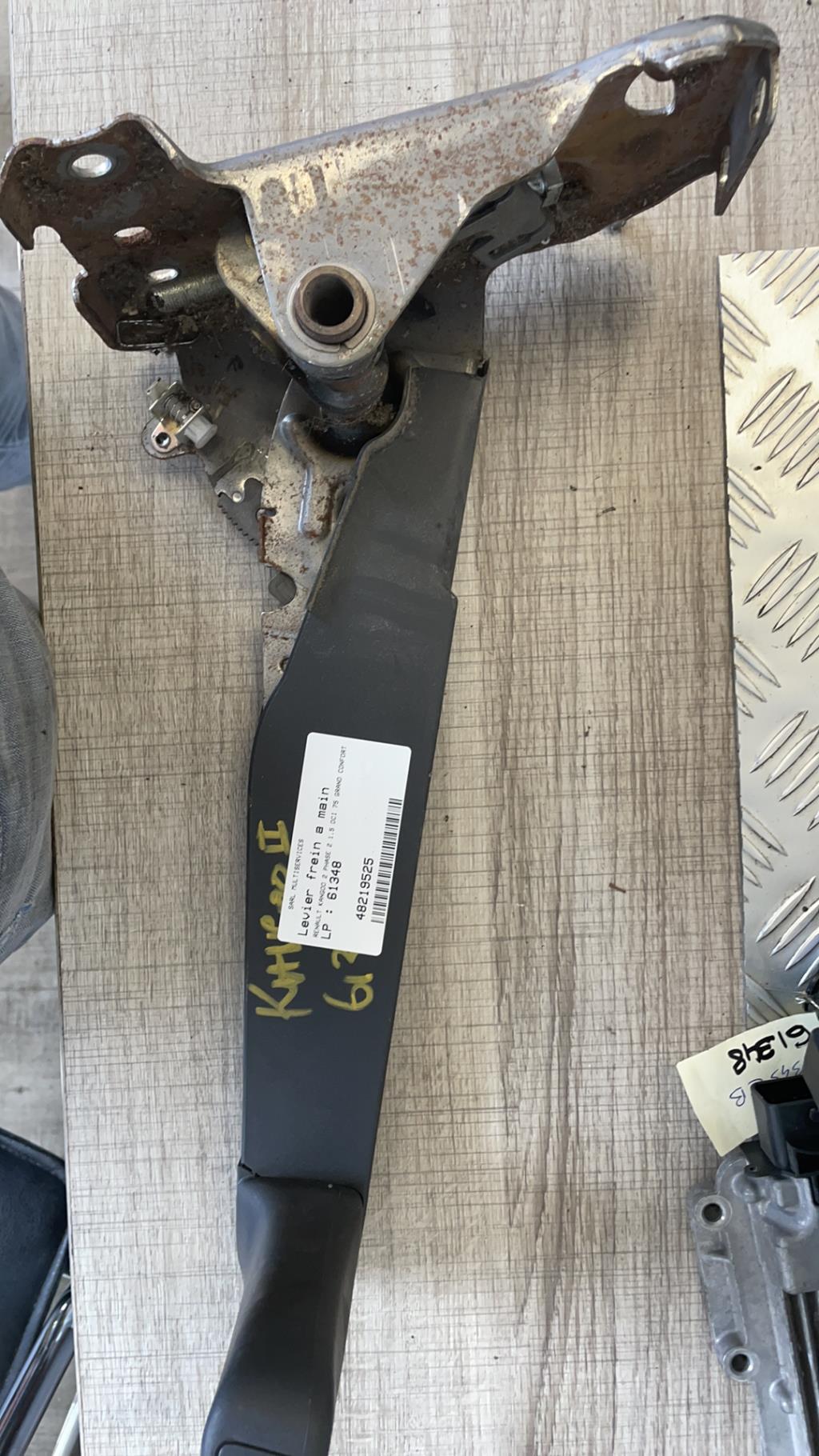 Levier frein à main RENAULT KANGOO 2 PHASE 2 Diesel - 1