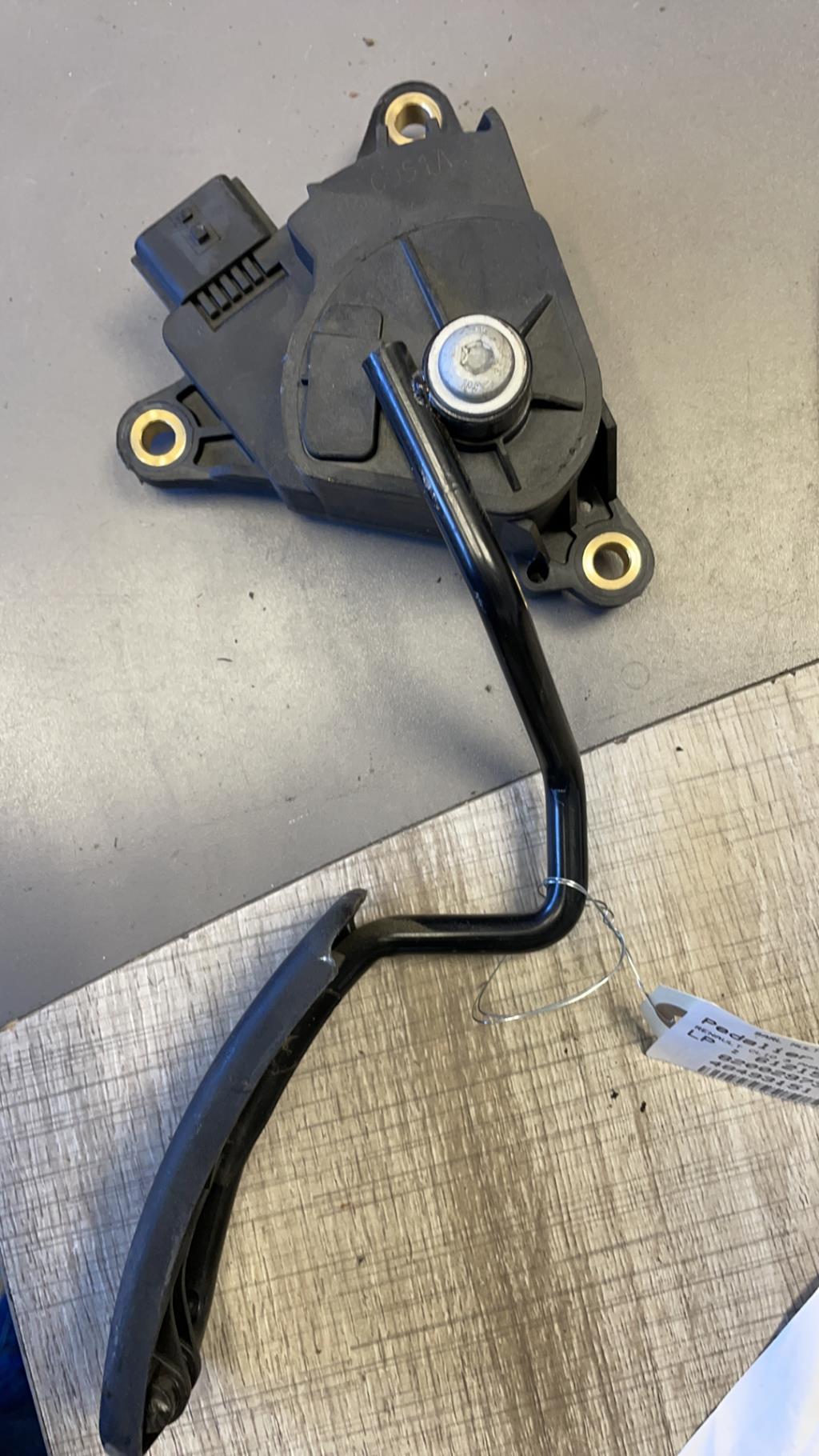 Pedale d'accelerateur RENAULT CLIO 3 PHASE 2 Diesel - 1