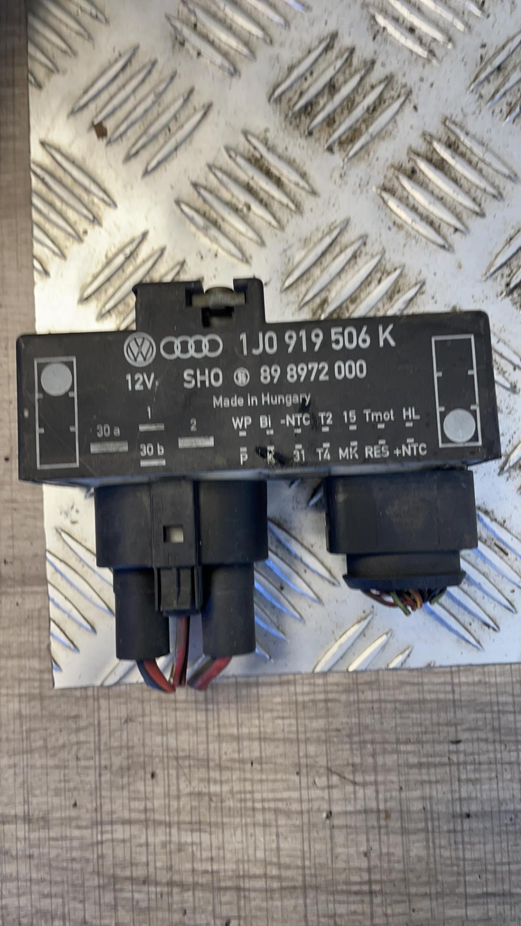 Relais electrique VOLKSWAGEN GOLF 5  - 1