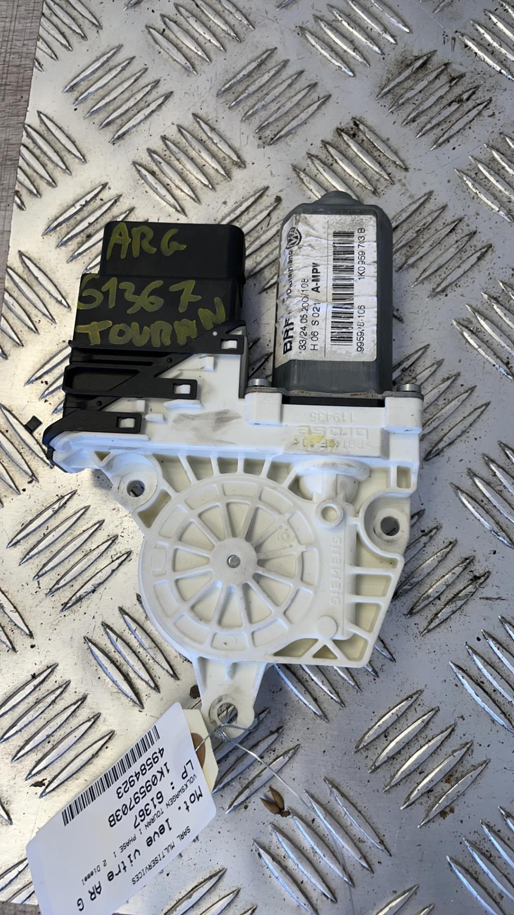 Motore alzacristalli posteriore sinistro VOLKSWAGEN TOURAN 1 PHASE 1 Diésel - 1