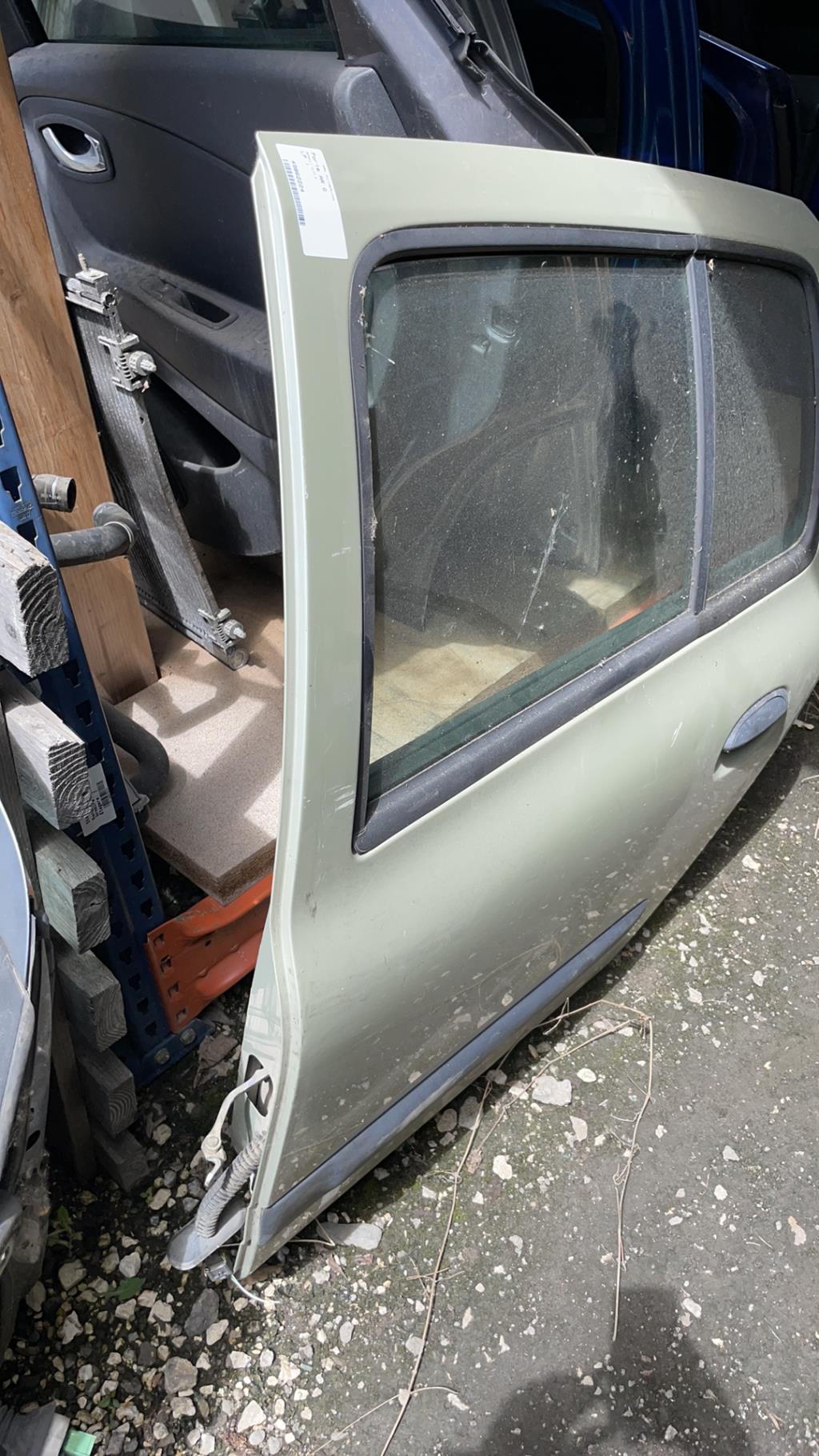 Puerta trasera izquierda RENAULT CLIO 2 PHASE 2  - 1