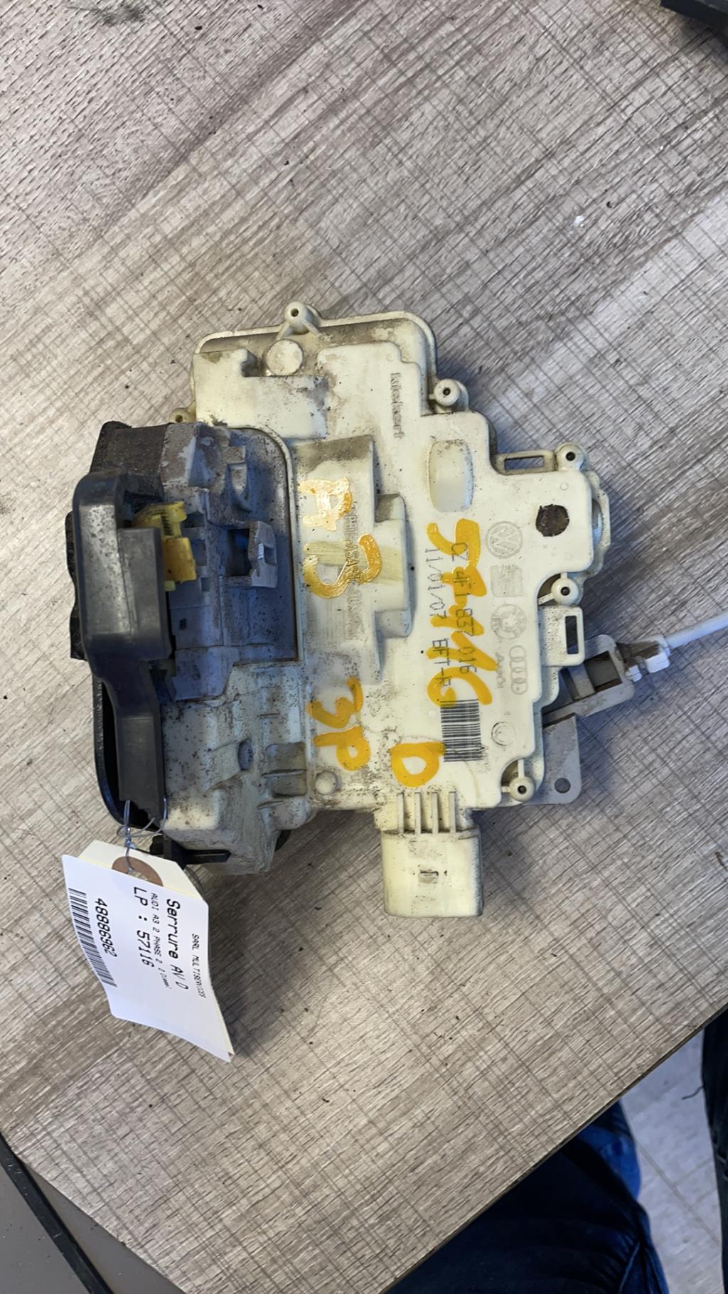 Serrure avant droit AUDI A3 2 PHASE 1 Diesel - 1