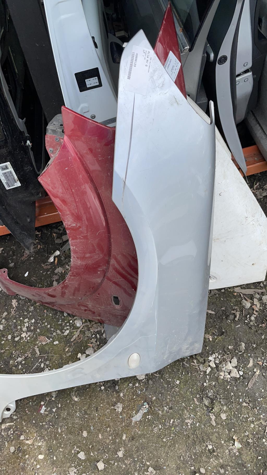 Parafango anteriore sinistro PEUGEOT 307 PHASE 1 BREAK Diésel - 1