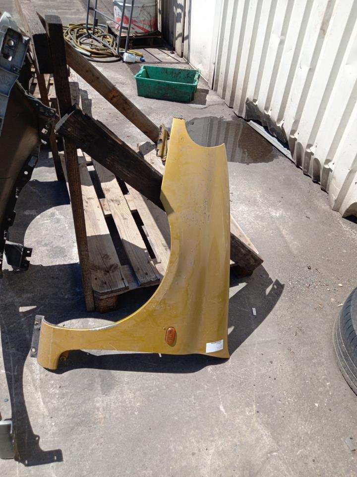 Aile avant gauche RENAULT CLIO 2 PHASE 1  - 1