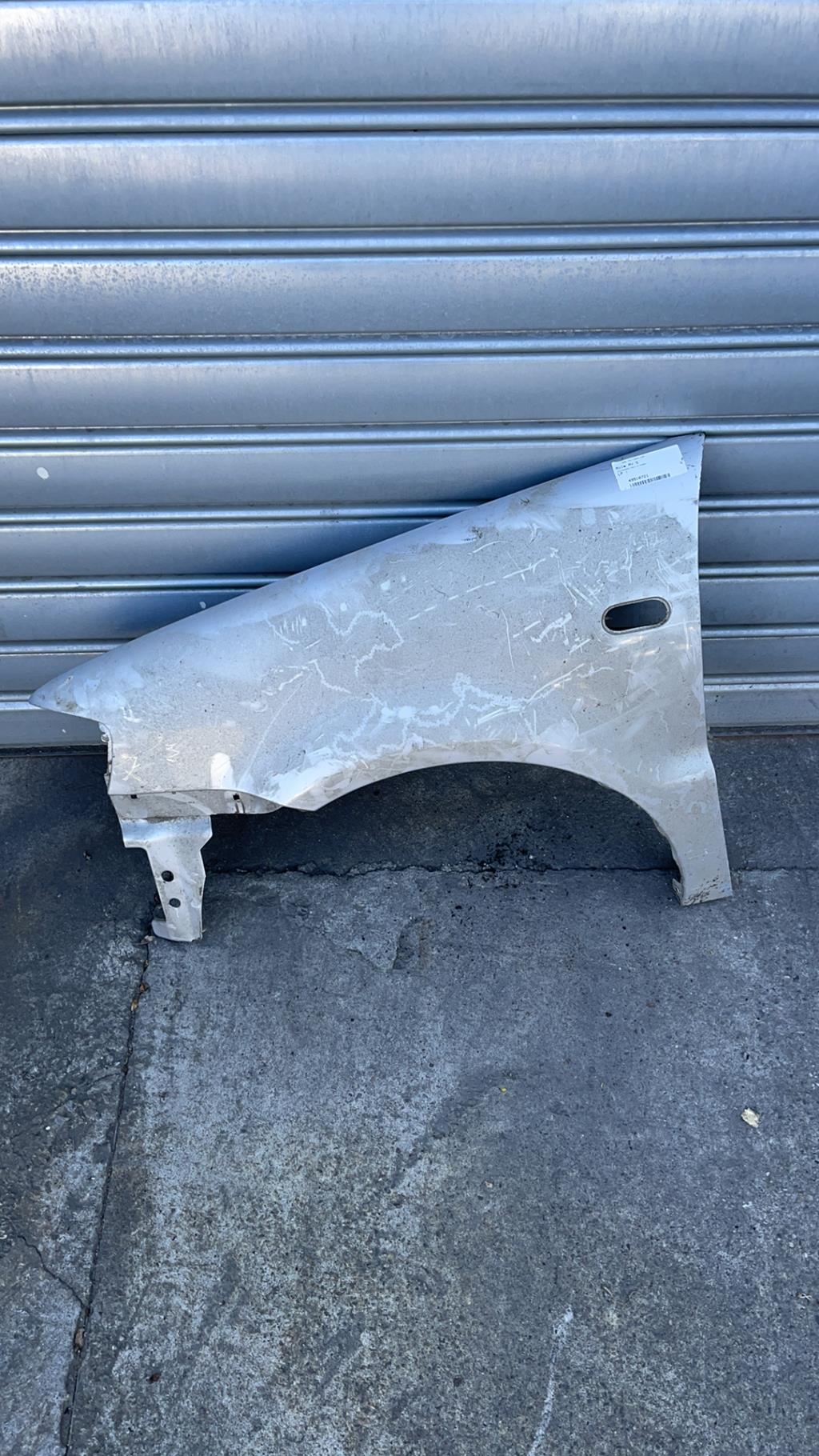 Parafango anteriore sinistro VOLKSWAGEN POLO 3 PHASE 1  - 1