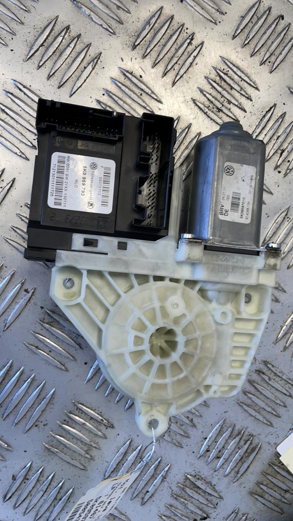 Motore alzacristalli anteriore sinistro VOLKSWAGEN GOLF 6 Diésel - 1