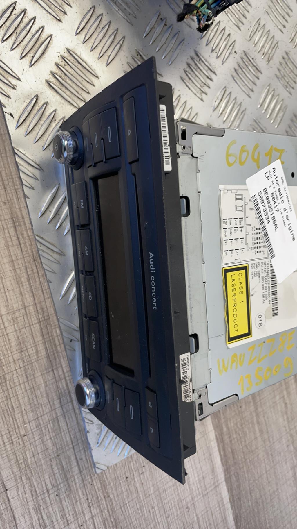 Autoradio originale AUDI A4 2 AVANT PHASE 2 BREAK Diésel - 1