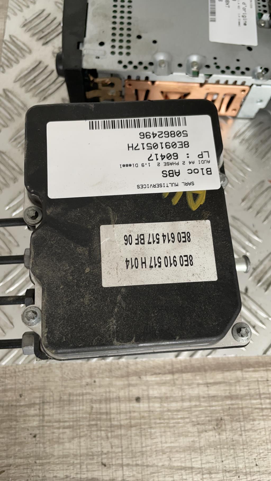 Bloc ABS (freins anti-blocage) AUDI A4 2 AVANT PHASE 2 BREAK Diesel - 1