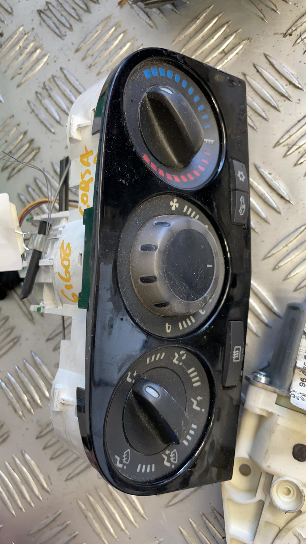 Commande chauffage OPEL CORSA D PHASE 1 Diesel - 1
