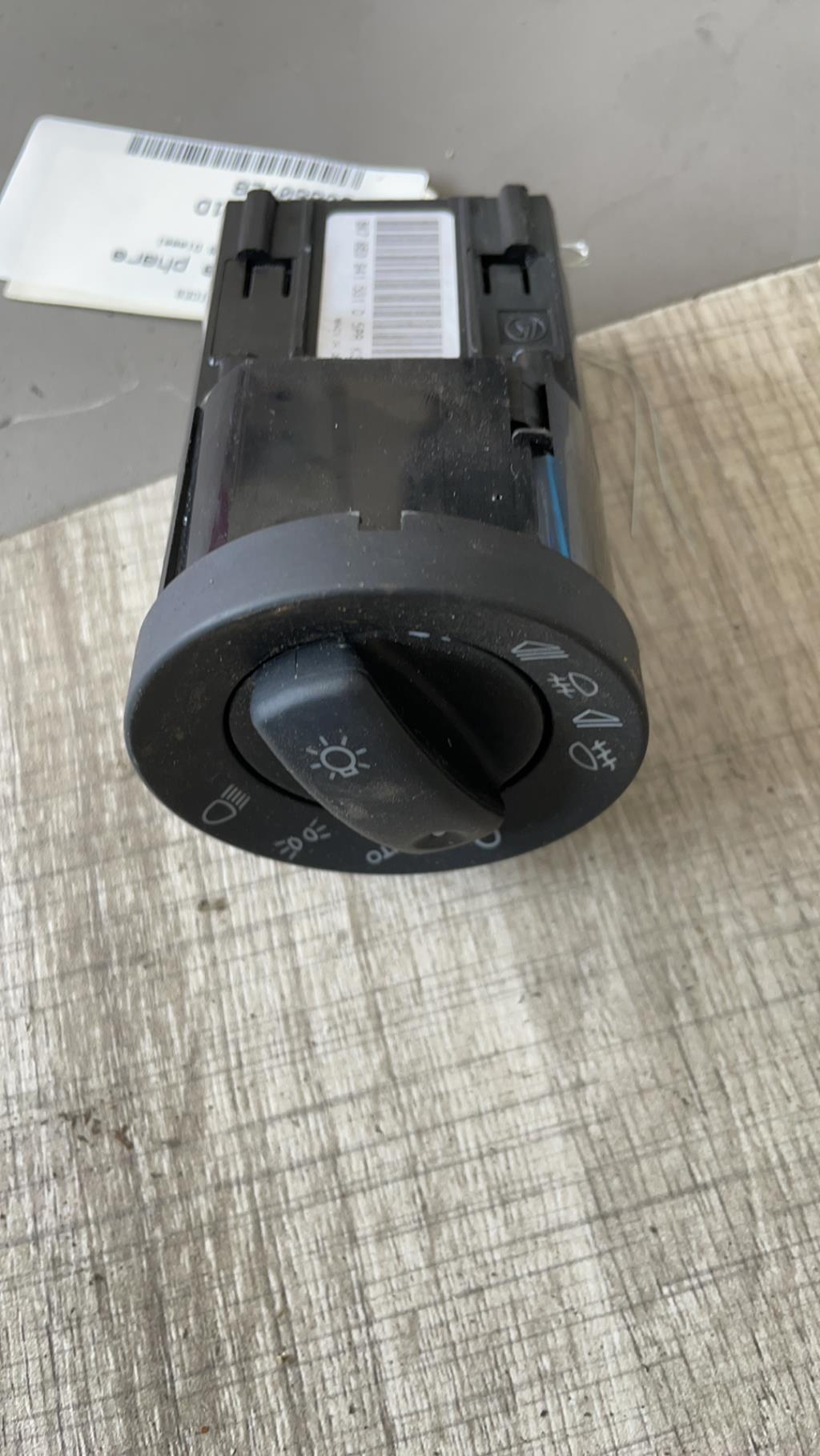 Commande de phare AUDI A4 2 AVANT PHASE 2 BREAK Diesel - 1