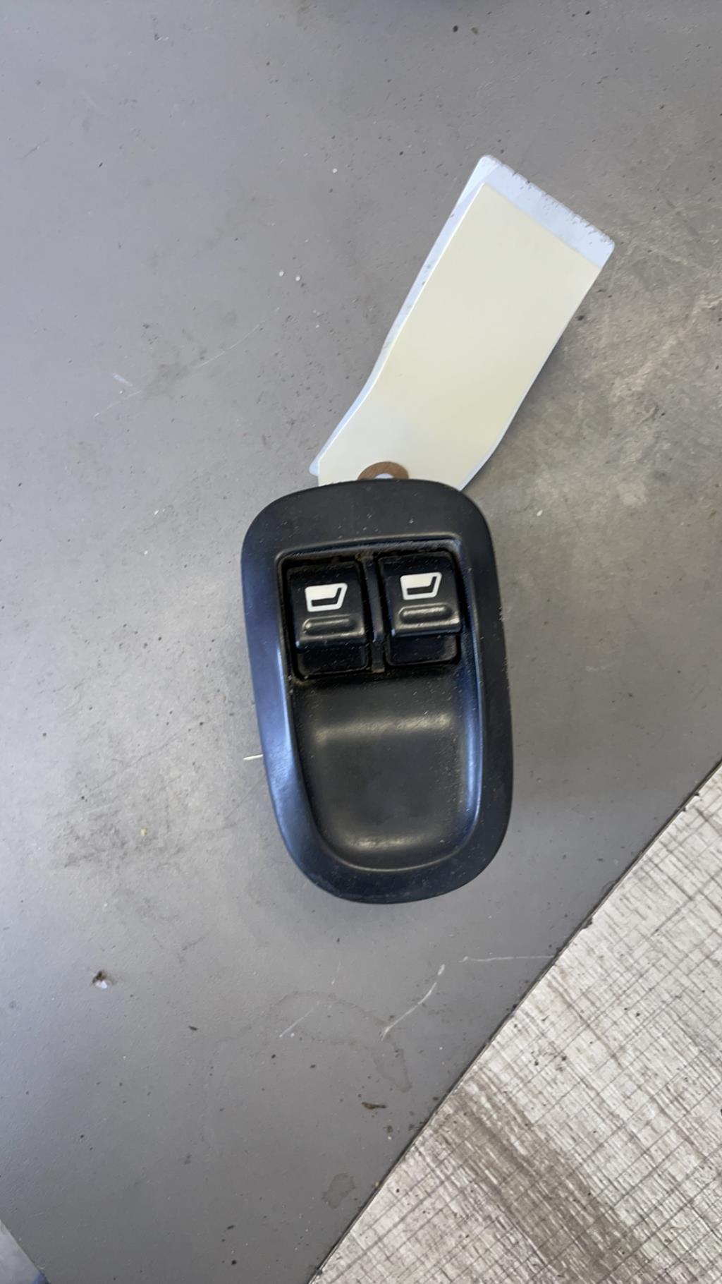 Interruttore lavacristalli anteriore sinistro PEUGEOT 206 PHASE 1 Diésel - 1