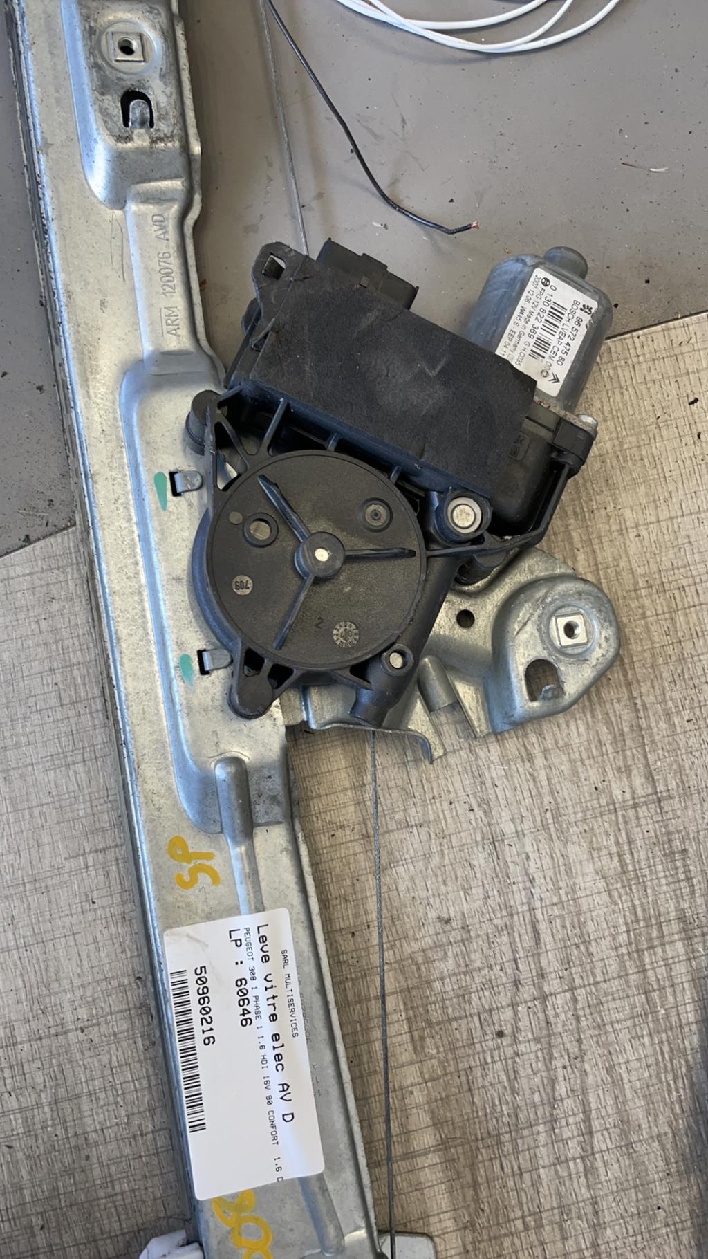 Alzacristalli elettrico anteriore destro PEUGEOT 308 1 PHASE 1 Diésel - 1