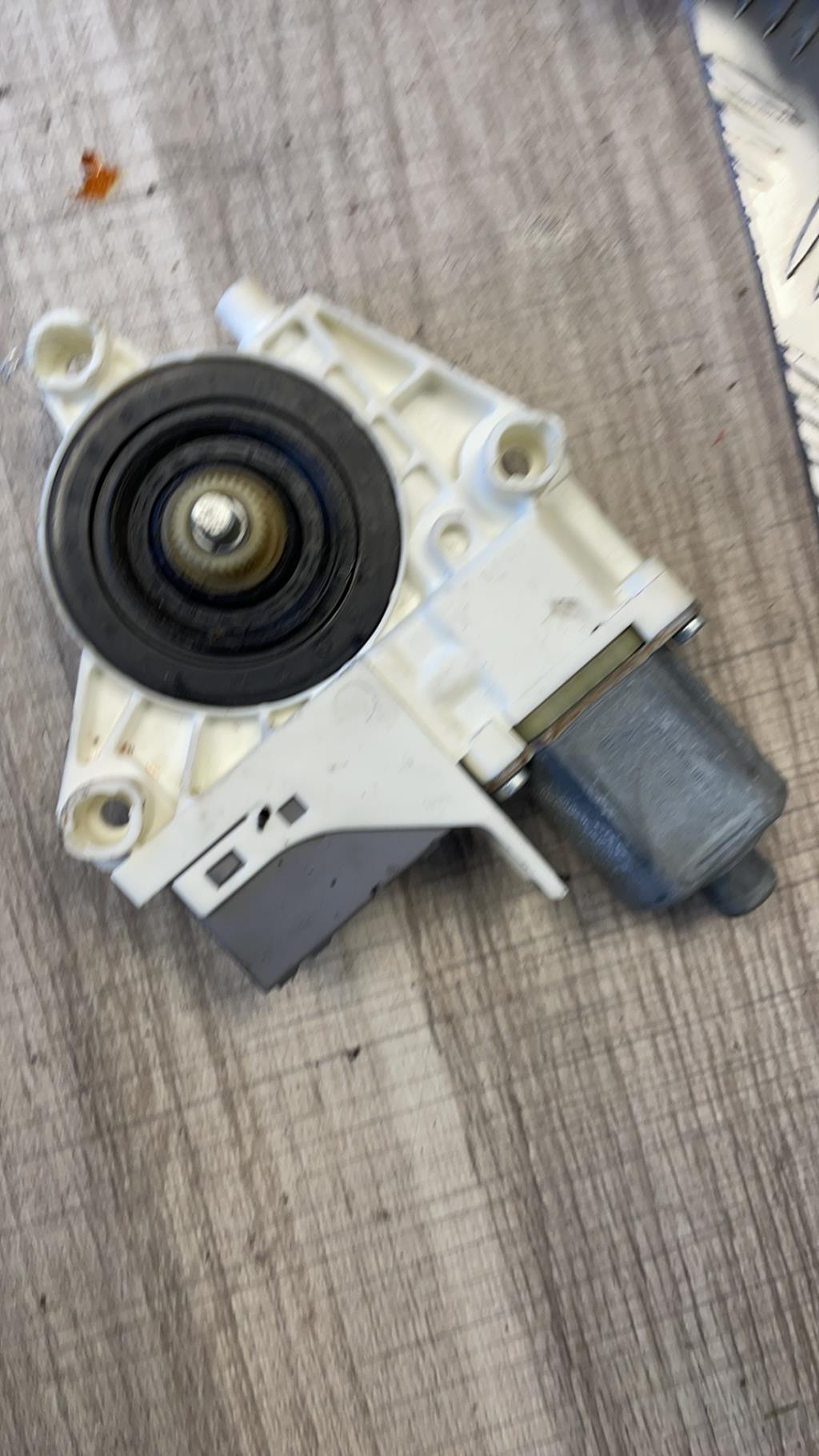 Motore alzacristalli posteriore sinistro PEUGEOT 407 PHASE 1 Gasolina - 1