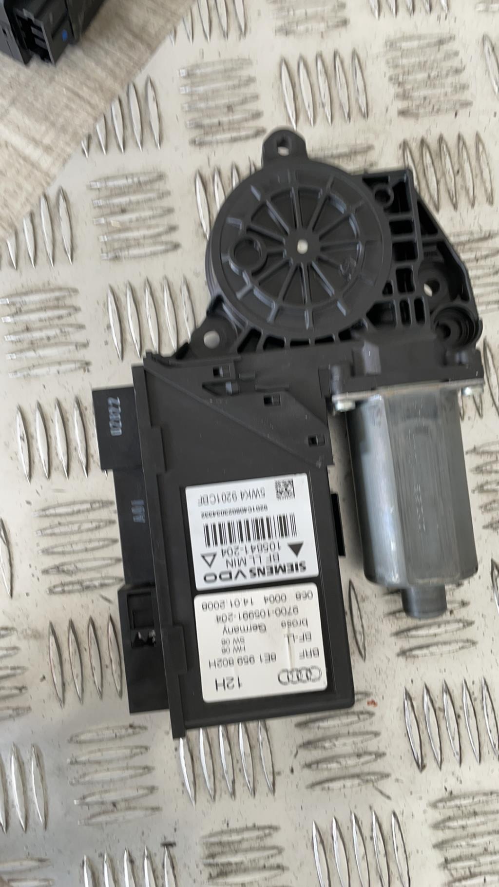 Motore alzacristalli anteriore destro AUDI A4 2 AVANT PHASE 2 BREAK Diésel - 1