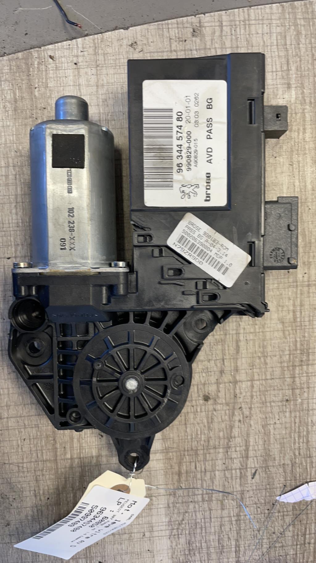 Motore alzacristalli anteriore destro PEUGEOT 307 PHASE 1 Gasolina - 1